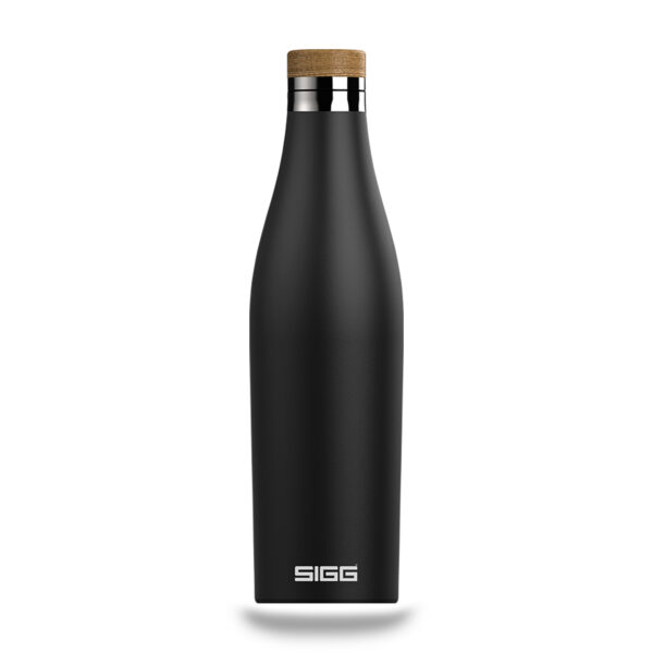 personalised-black-water-bottle-gift-engraved