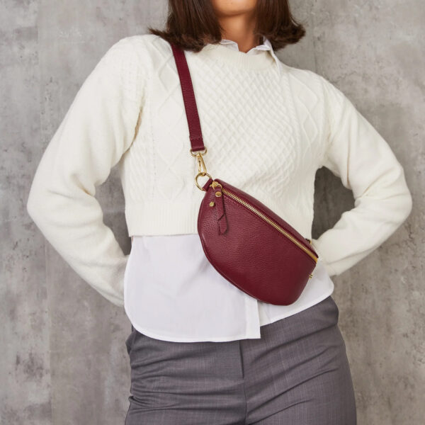 elie-beaumont-sling-bag-leather-personalised-EB-slingbag-wine