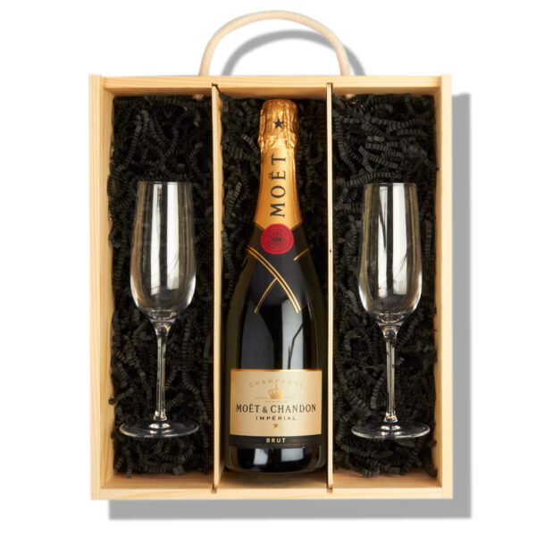 personalised-moet-champagne-hamper-ST2670-5-6PK_BW03_moet