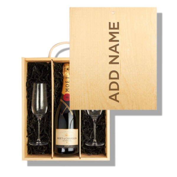 personalised-moet-champagne-hamper-ST2670-5-6PK_BW03_moet