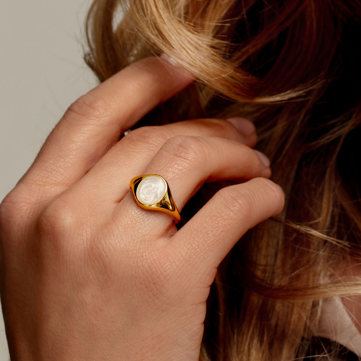 Upright Oval Ashes Resin Ring